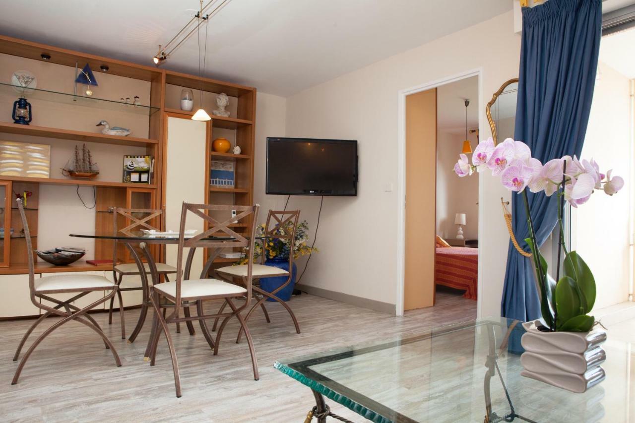 Les Terrasses De La Comtesse Apartment *